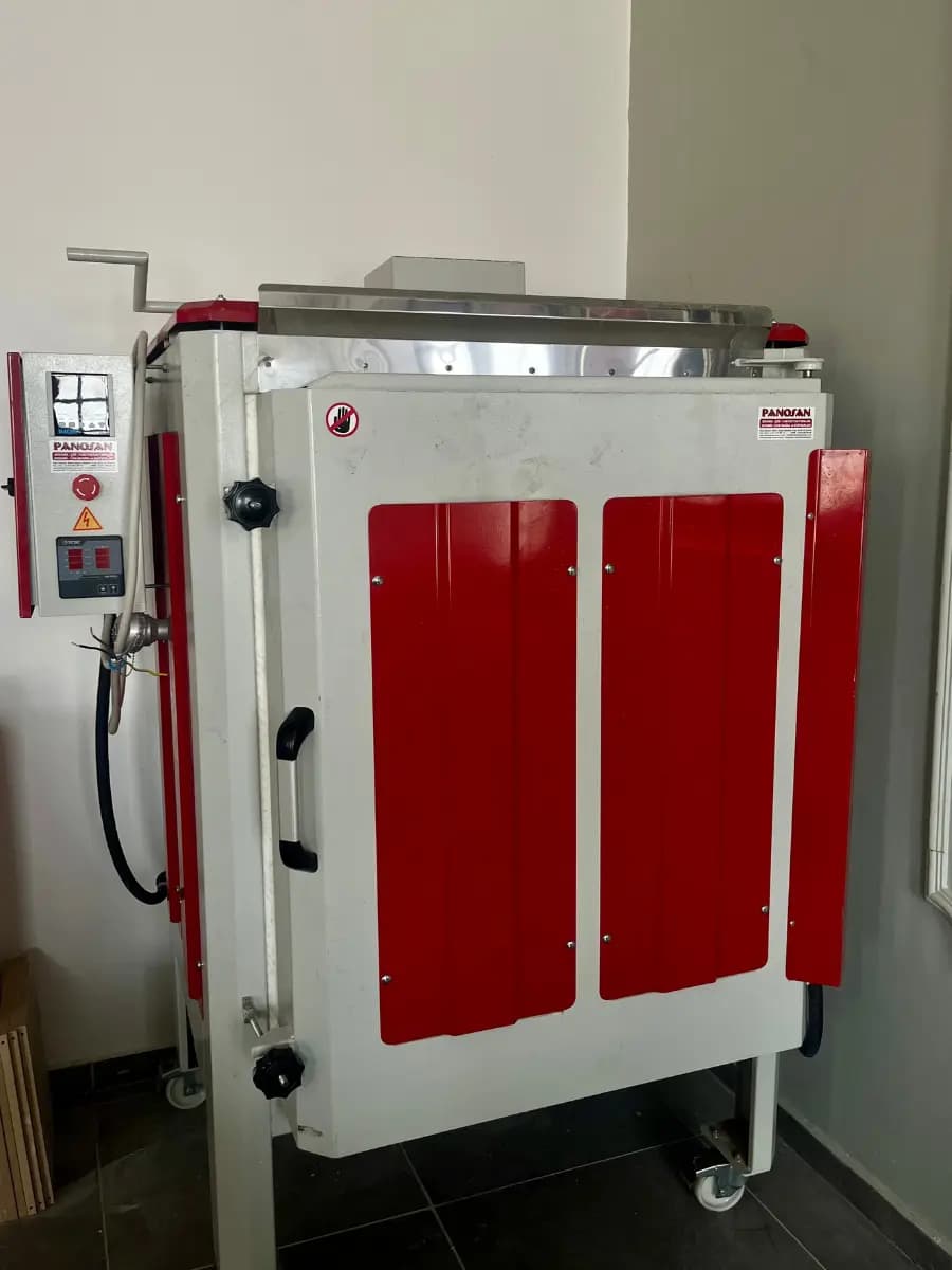 Fluu Studio teknik hizmetler — fırın kiralama ve sırlama